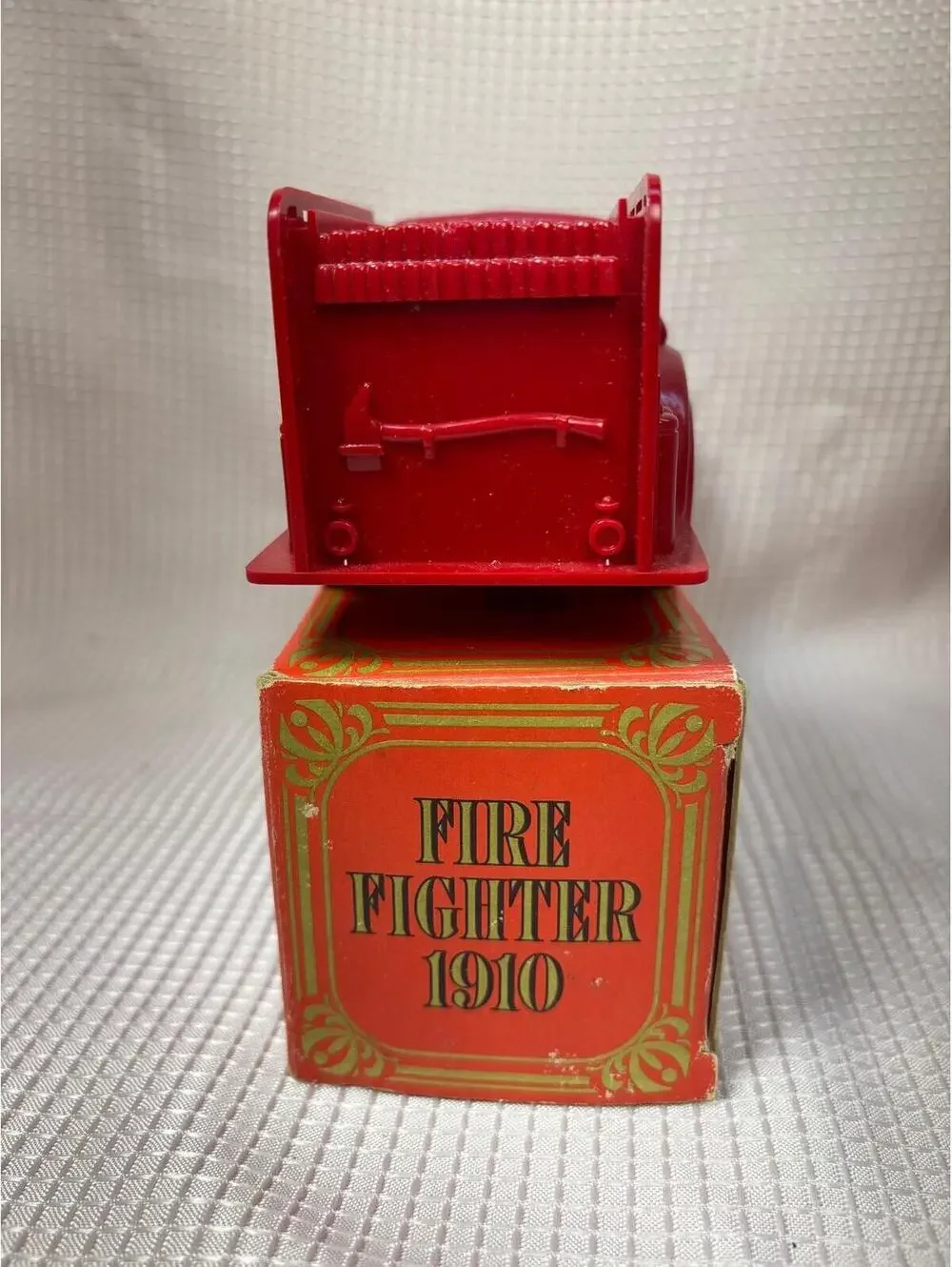 262 Vintage Avon Firefighter 1910 Wild Country Aftershave 6oz Decorative Bottle
